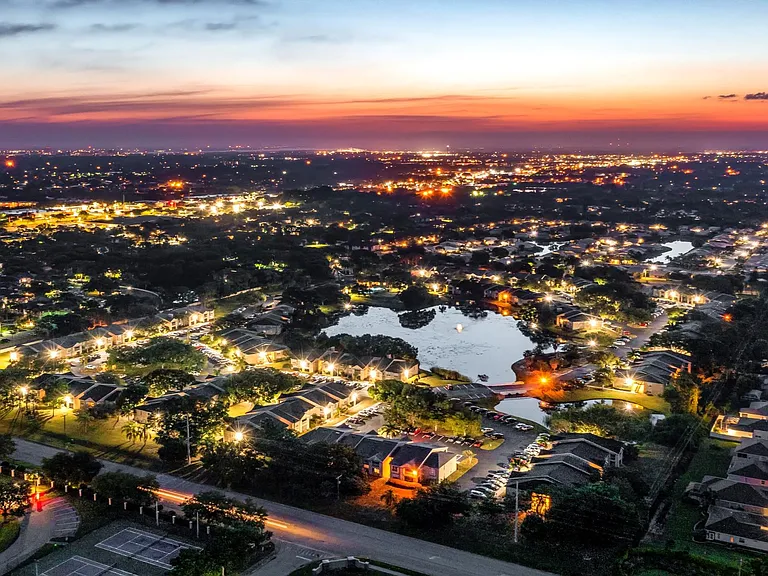Sawgrass Cove — Photo 27