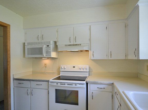 5th image of 611 Neptune Dr