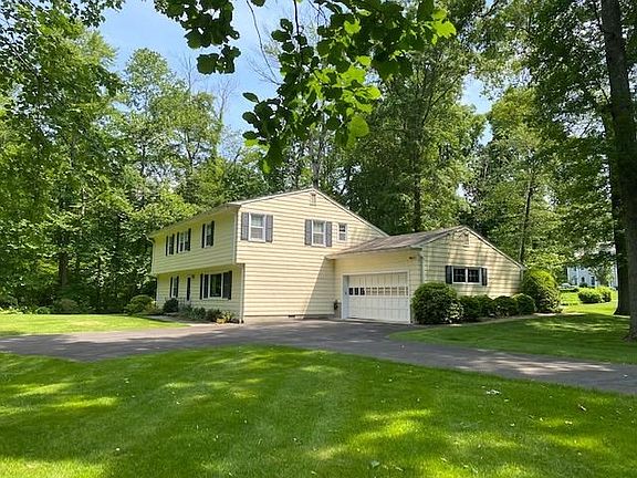3rd image of 435 Cedar Ln