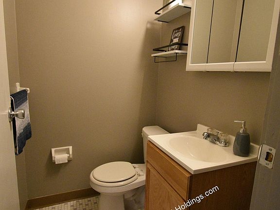3rd image of 2911 Pine Ave