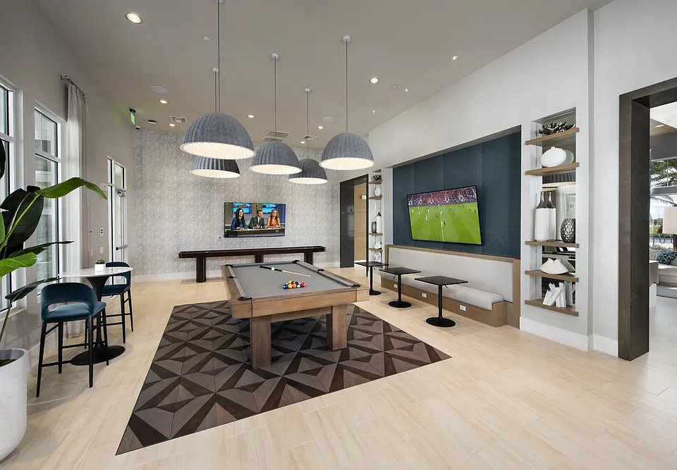 Sur Lake Buena Vista apartments community photo