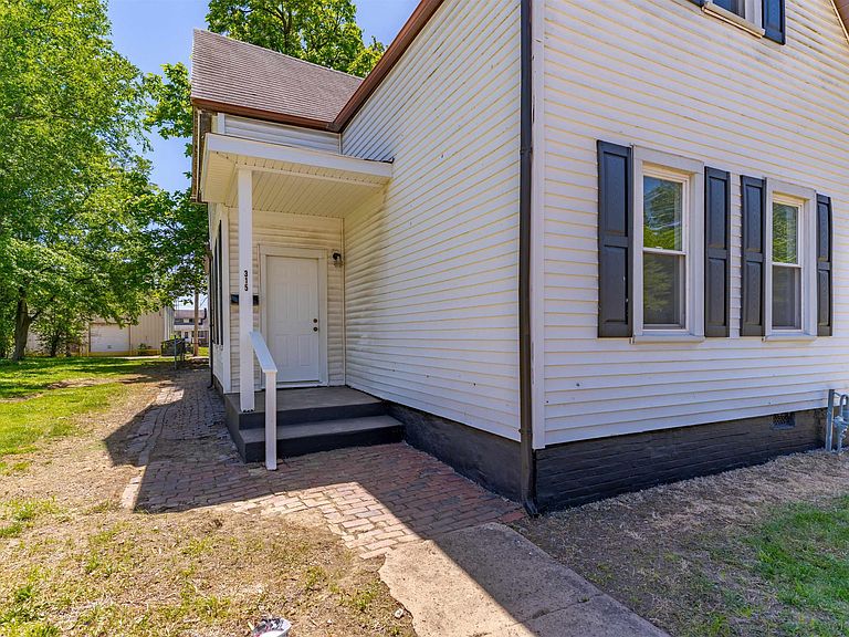 Listing photo 2