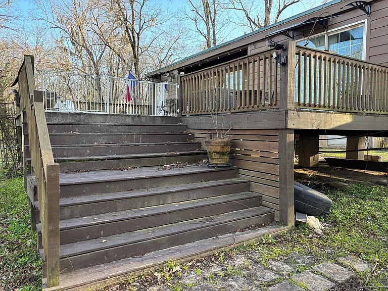 114 Sean Ct — Photo 3