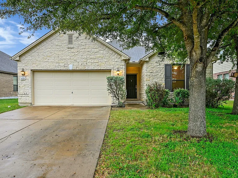 1029 Hyde Park Dr — Photo 25