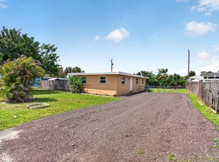 1537 E Breezy Lane, West Palm Beach, FL 33417