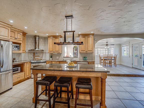 4th image of 8088 W Canyon Rd
