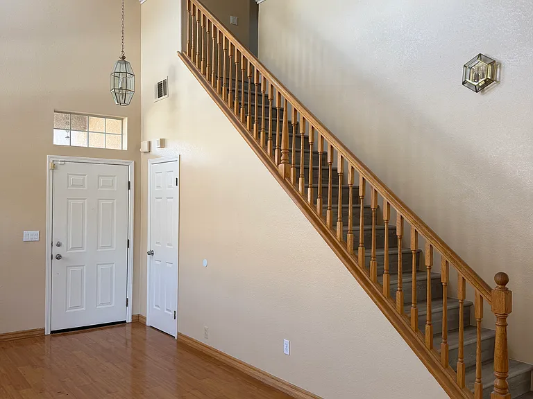1147 Legend Cir — Photo 24