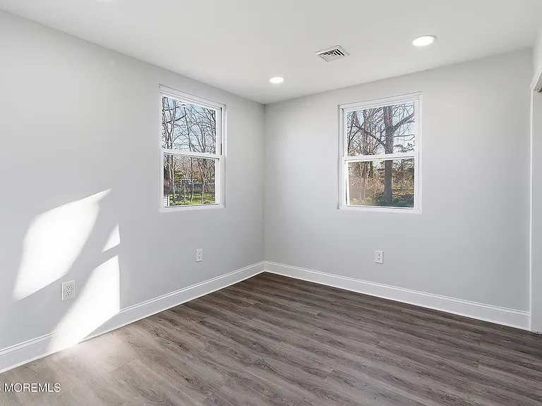 105 Floyd Ln — Photo 13