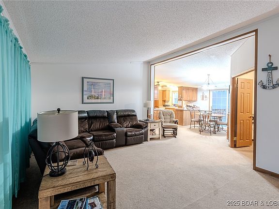 5th image of 264 Oak Ridge Dr