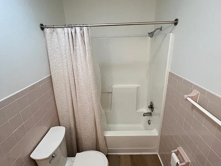 429 Westwood Dr #4 — Photo 22