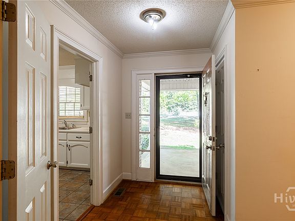 5th image of 980 Morton Road