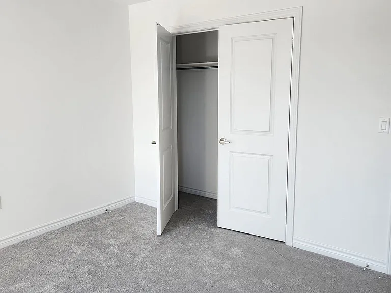 338 Russell St — Photo 16