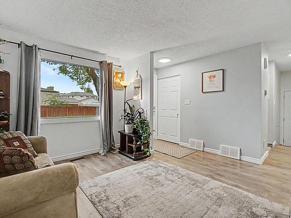 3rd image of 3706 41st Ave NW