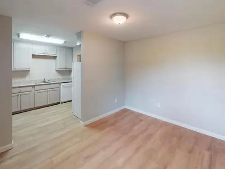 1185 Williamson St — Photo 3