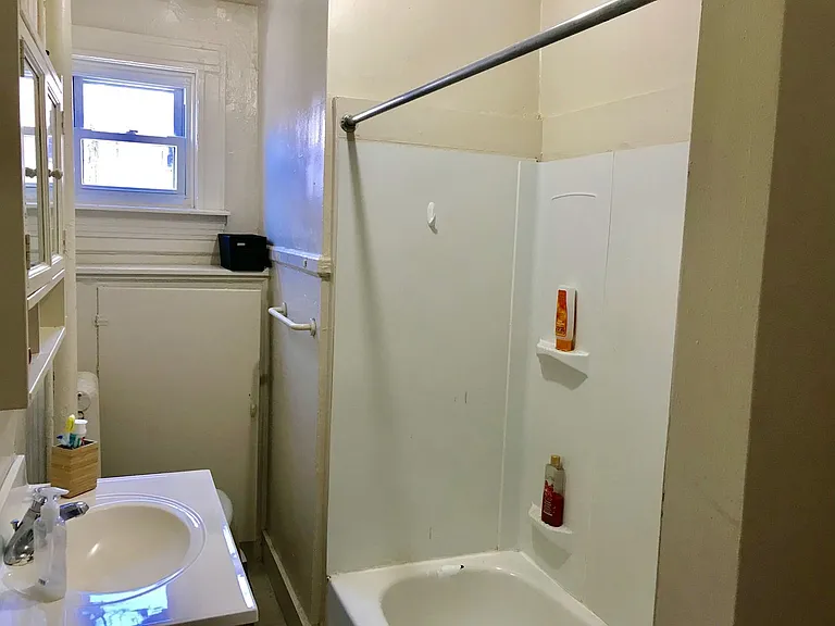 3219 N Calvert St — Photo 4