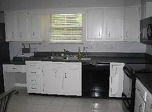 4th image of 929 Harmony Ln
