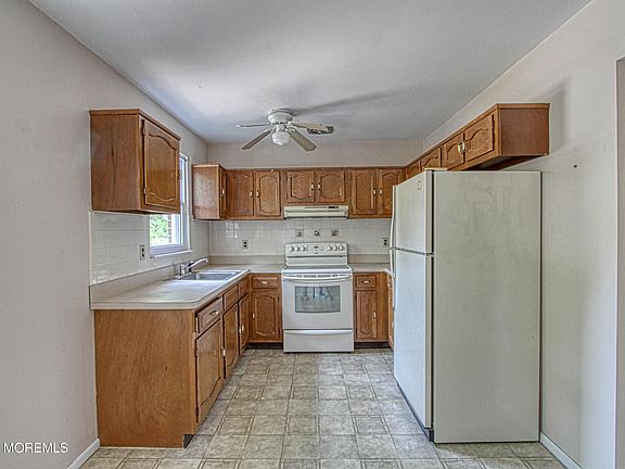 2nd image of 2 Lexington Drive #B