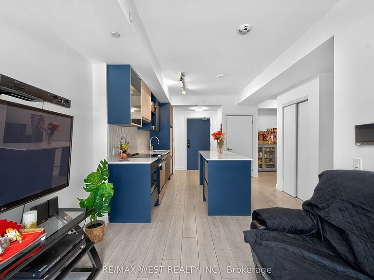 405 Dundas St W #421 — Photo 15