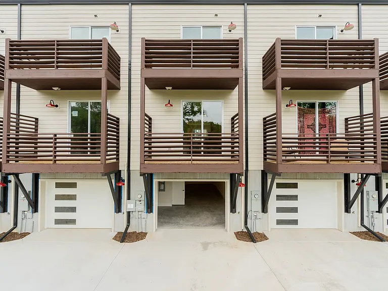 741 N Market St — Photo 34