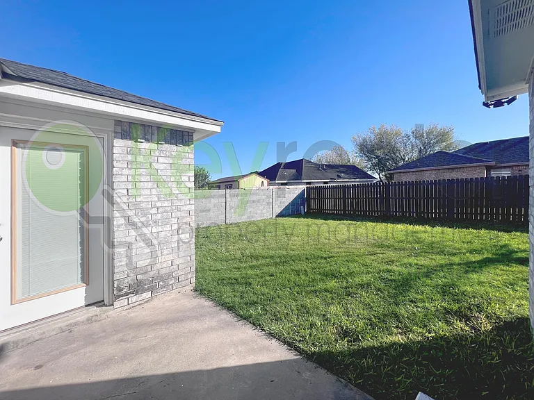 1204 E Rio Vista Ave — Photo 23
