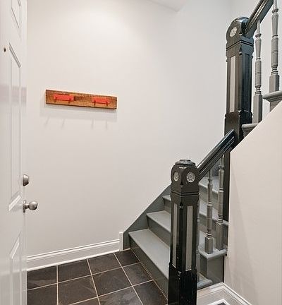 2nd image of 518 N Leavitt St #3