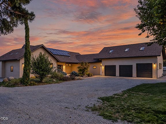 2nd image of 2110 Houston Rd