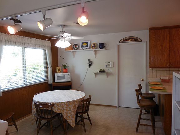 5th image of 6684 Silverthorne Cir