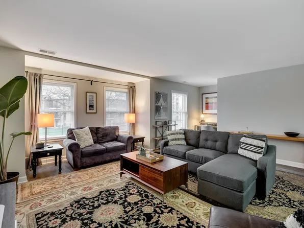 226 S Hoyne Ave, Chicago, IL