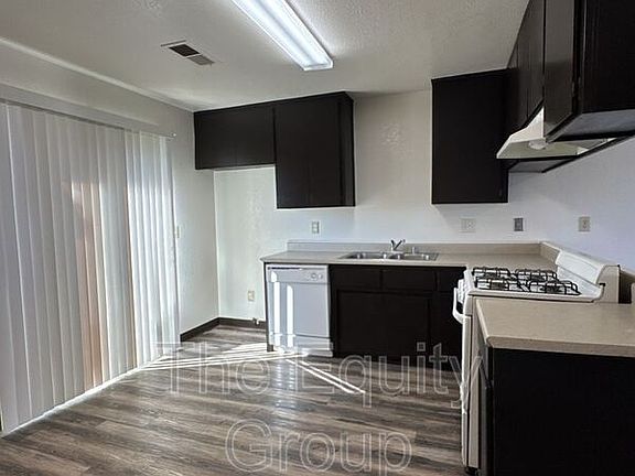 3rd image of 10963 Thompson Dr