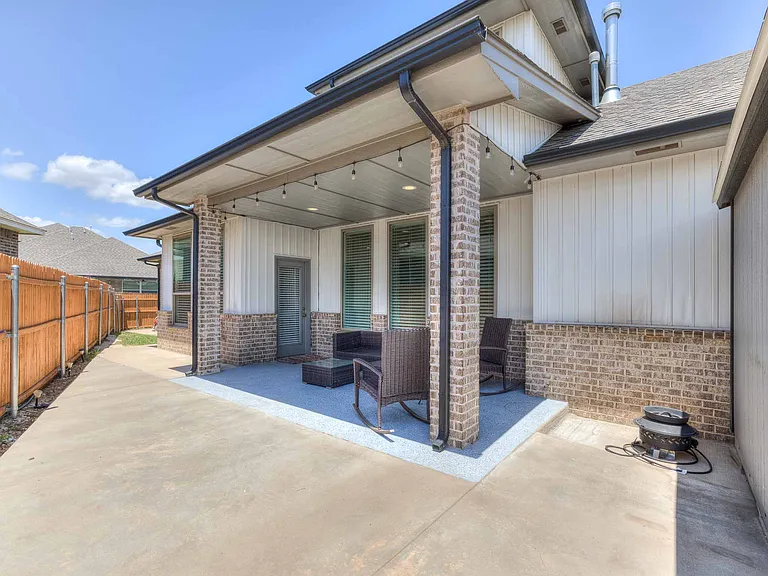 12925 Black Hills Dr — Photo 25