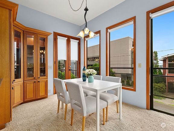 5th image of 2025 Waverly Place N #1