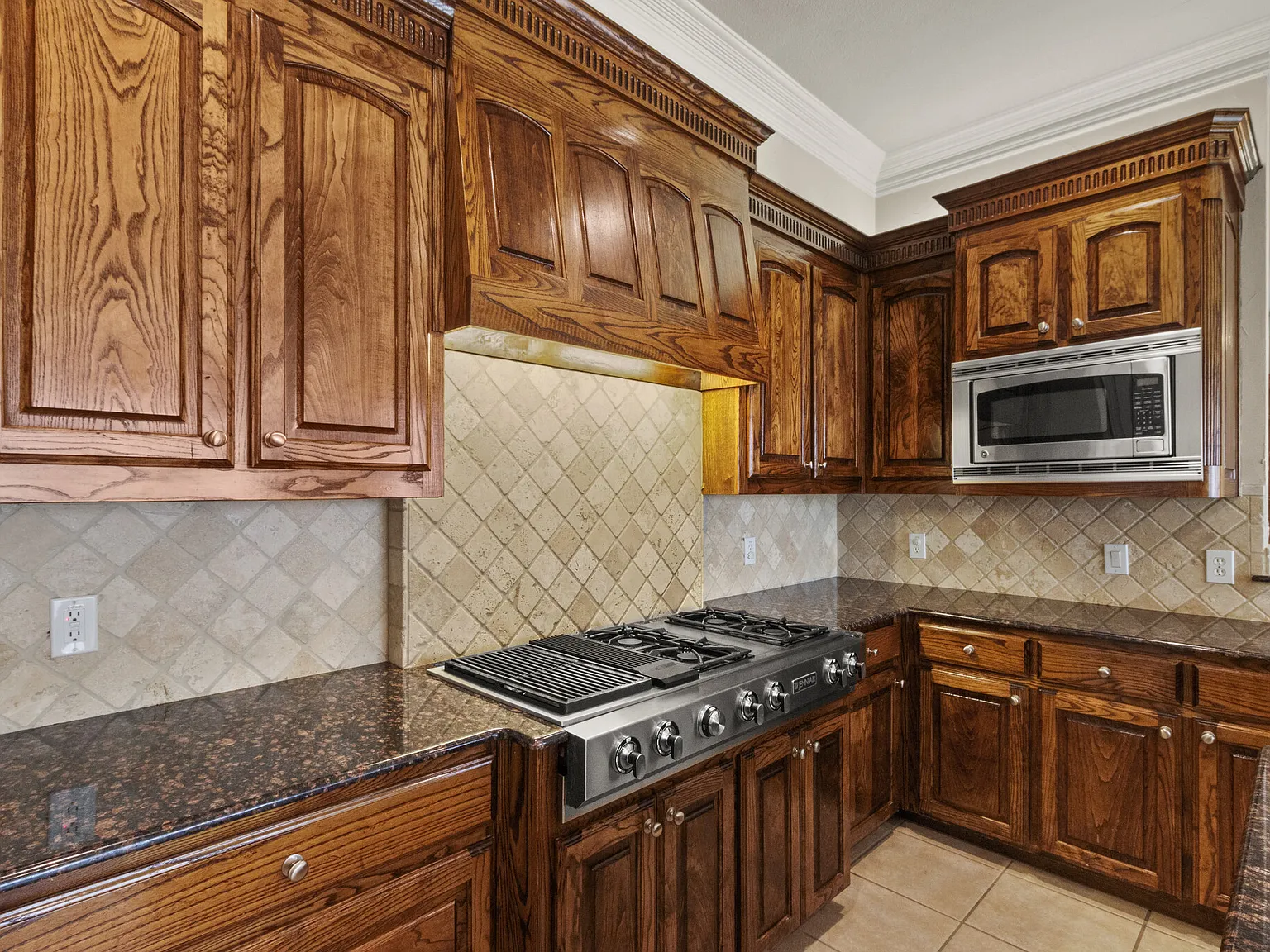 4 bed, 3.5 bath, 3224 sqft, $2,200 — Photo 3