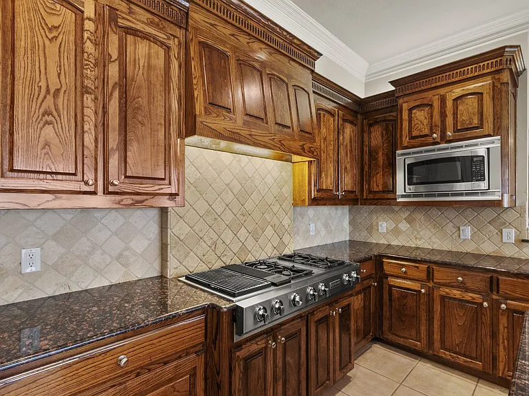 3240 Forestbrook Dr — Photo 3