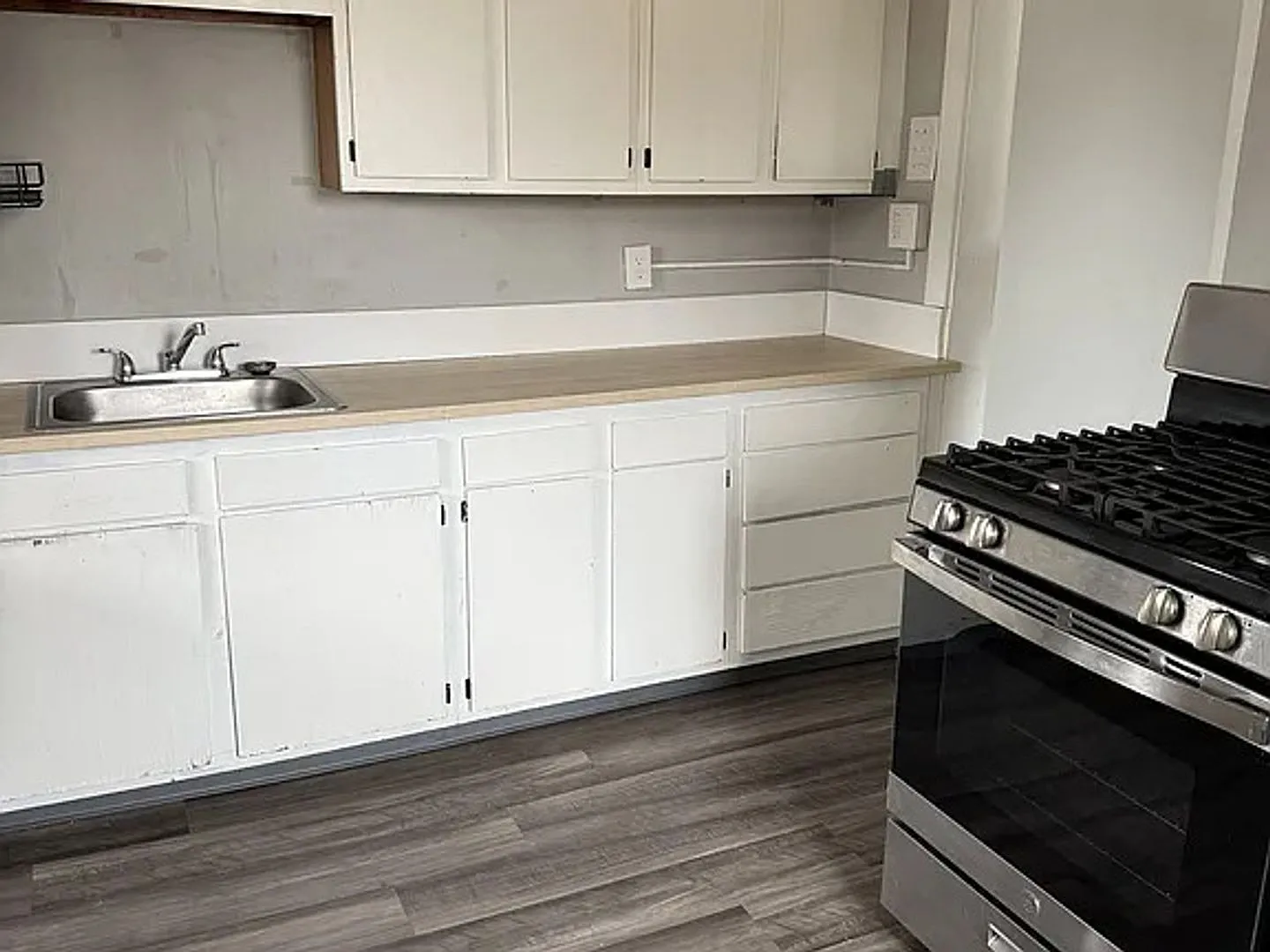 7403 Schoyer Ave — Photo 3