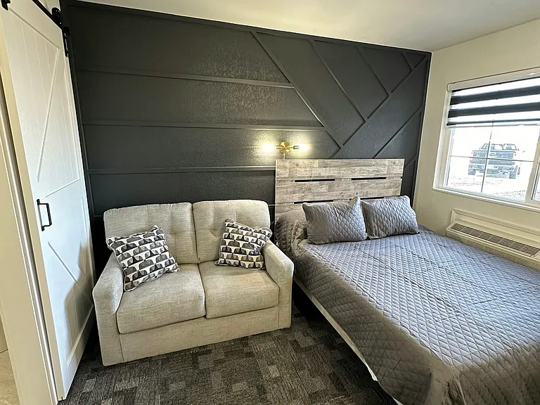 620 Latrobe Ave #STUDIO — Photo 2