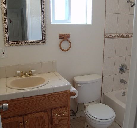 5th image of 1252 W Victoria St