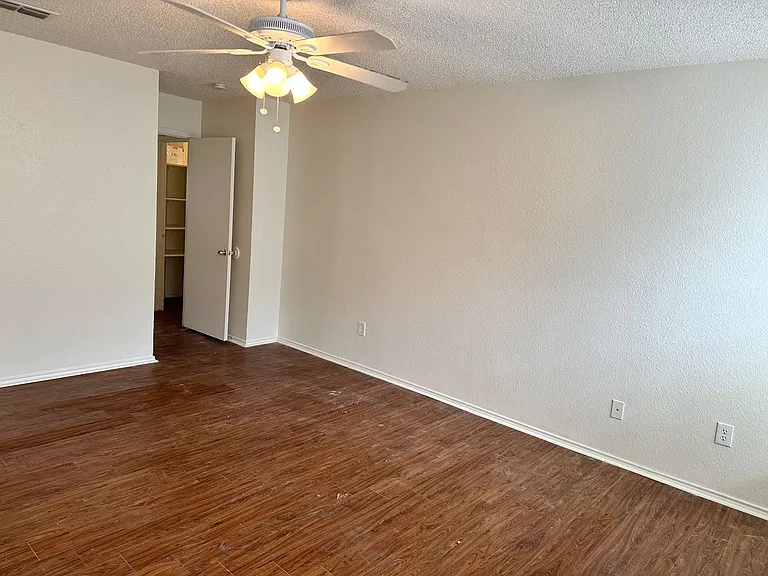 4024 Periwinkle Dr — Photo 15