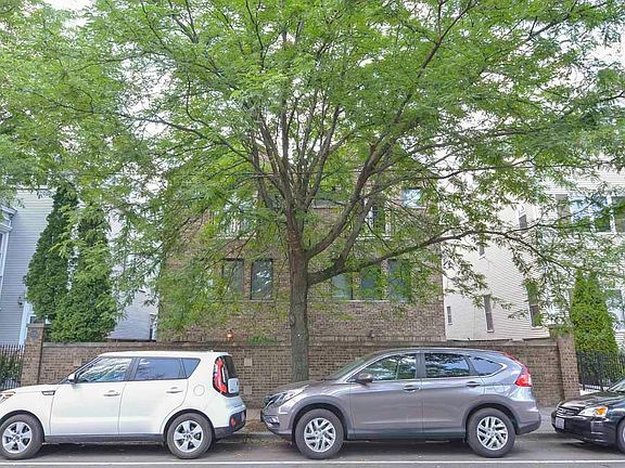 2nd image of 3314 N Southport Ave #Th