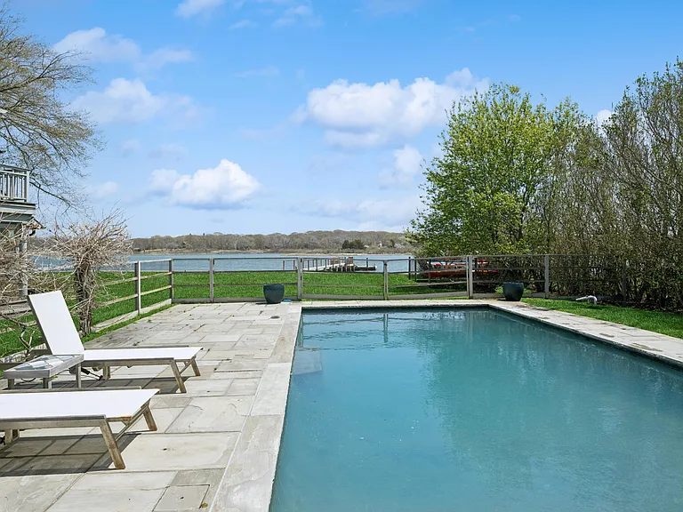 102 Little Neck Rd — Photo 15