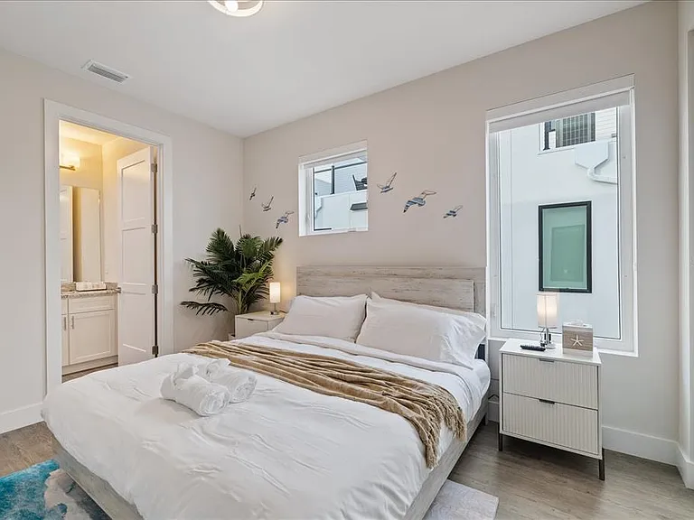 623 Petit Way — Photo 28