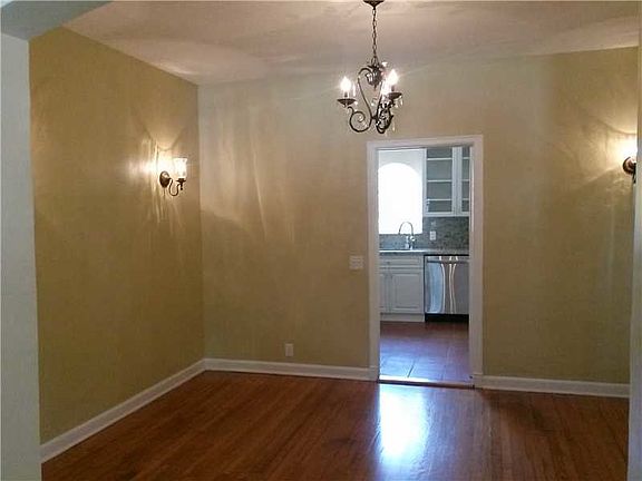 5th image of 318 Alesio Ave