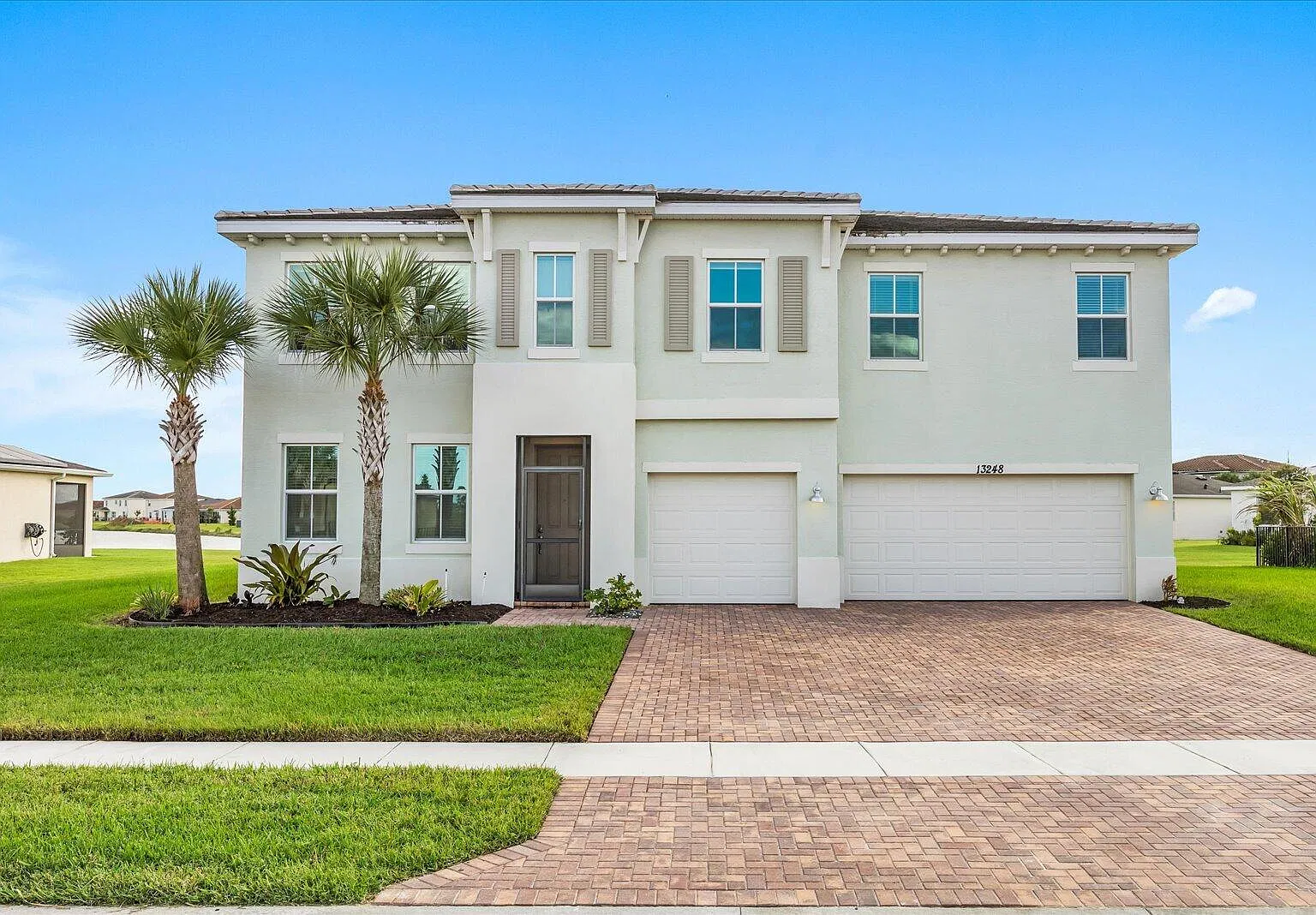 5 bed, 4.0 bath, 3361 sqft, $4,200 — Photo 2