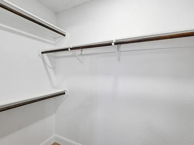 1140 W Hills Ter — Photo 29