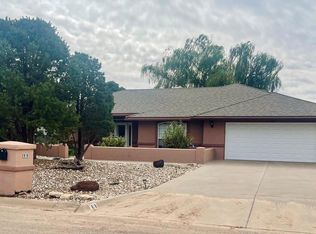 11 El Arco Iris Dr, Roswell, NM 88201