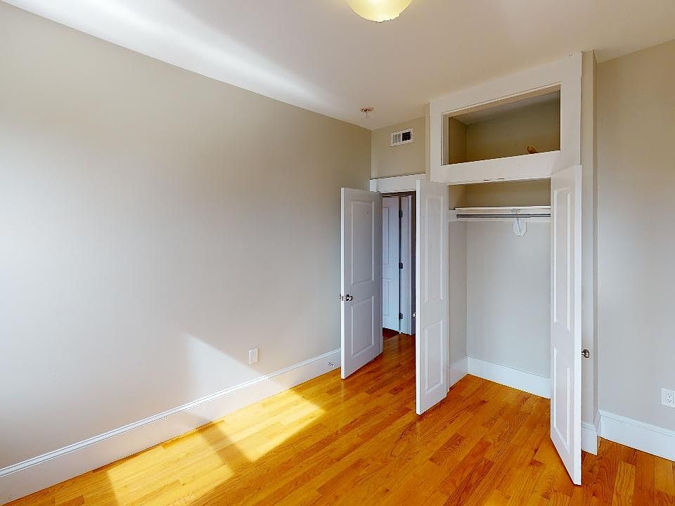Front Bedroom 1 Closet
