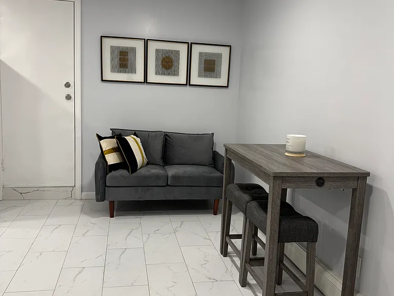 Bonnie Dr — Photo 8