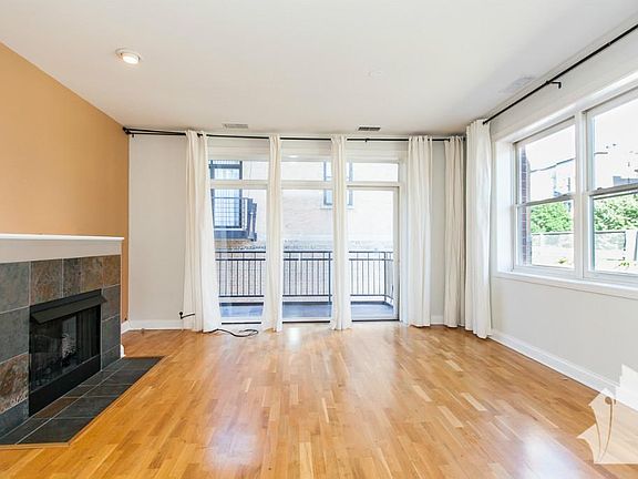 5th image of 2330 W Saint Paul Ave #2