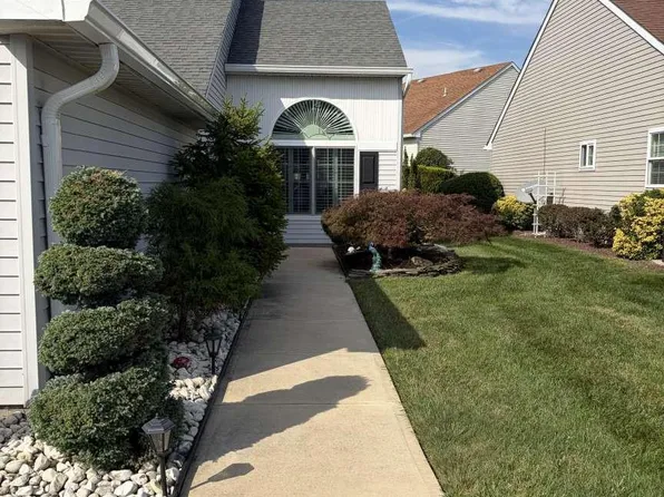792 Pompton Rd #A, Monroe Township, NJ 08831