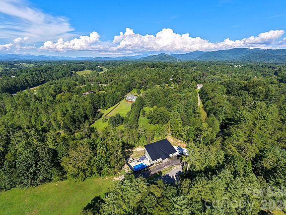 4th image of 75 Boone Trl