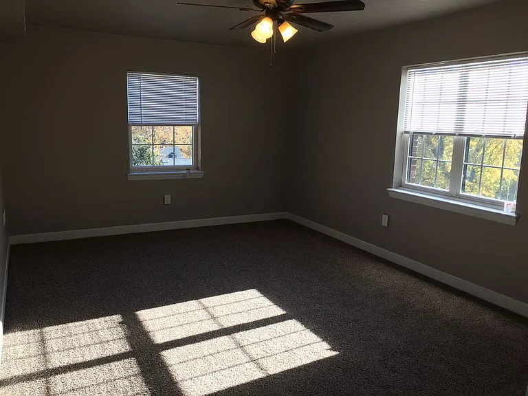 Elm Terrace Apartments — Photo 6